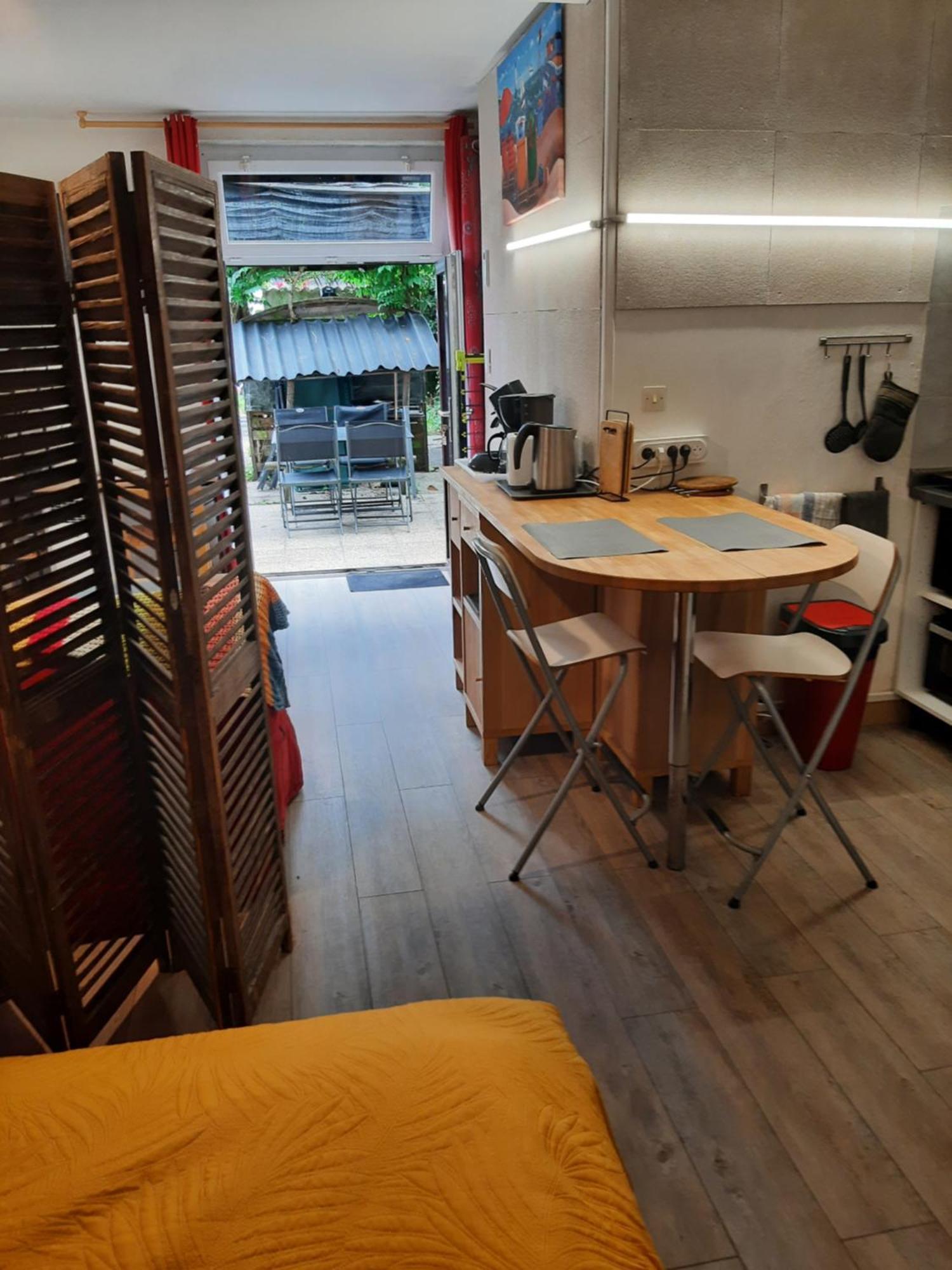 Duplex14H 1Er Etage Jardinet 1 Parking Ou Studio14B Rdc Terrasse Sans Parking La Rochelle  Exterior photo