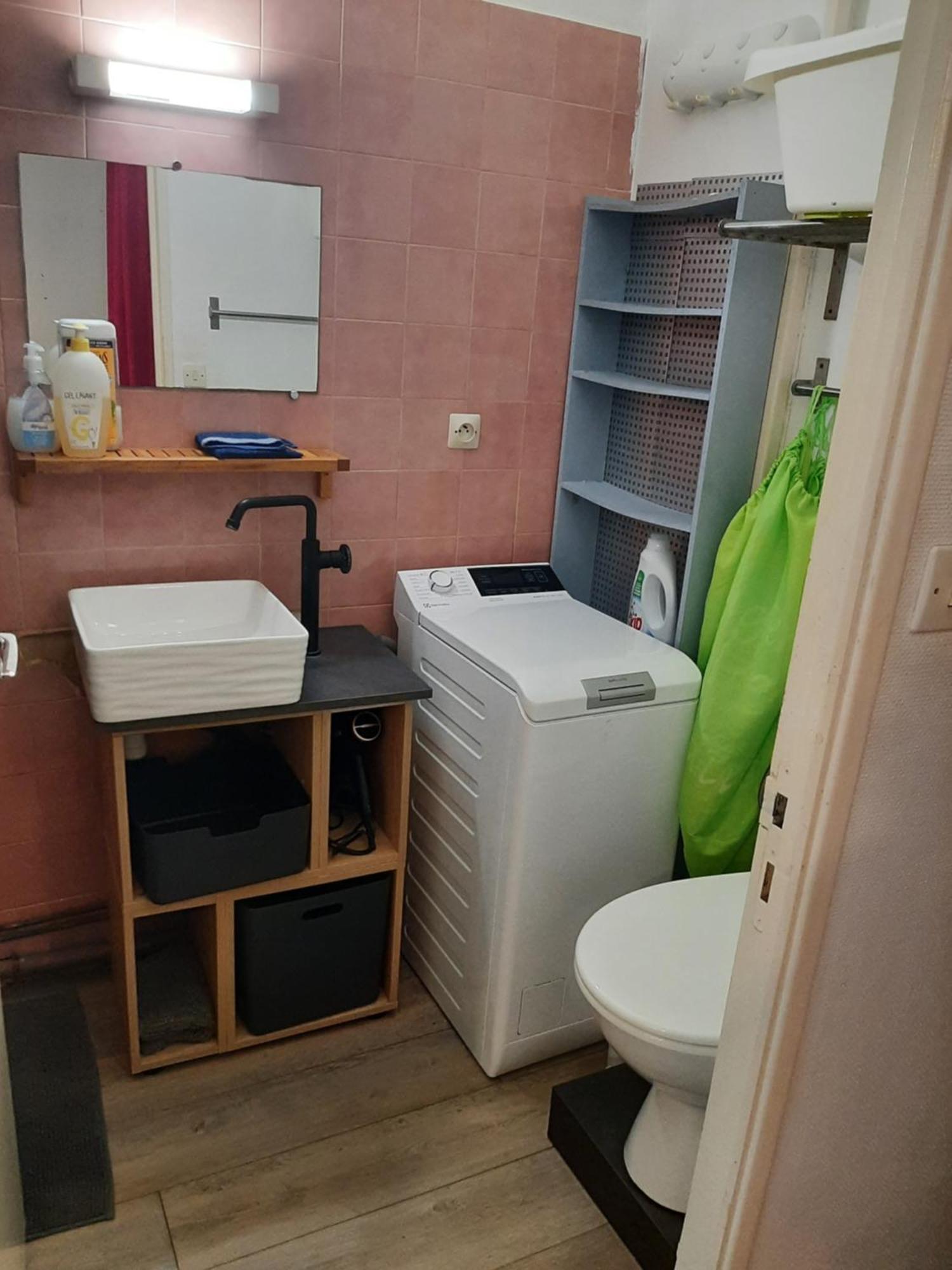 Duplex14H 1Er Etage Jardinet 1 Parking Ou Studio14B Rdc Terrasse Sans Parking La Rochelle  Exterior photo
