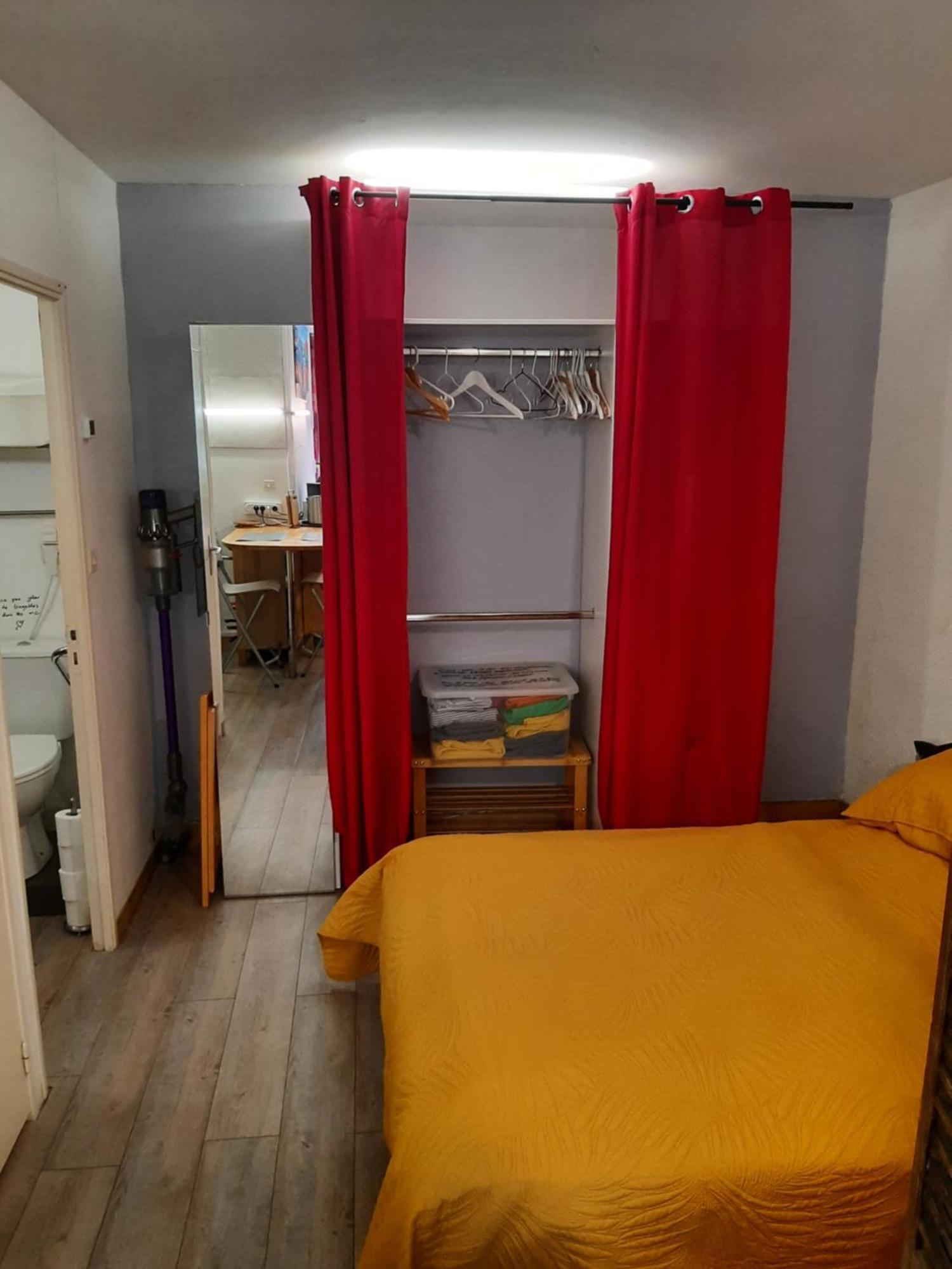 Duplex14H 1Er Etage Jardinet 1 Parking Ou Studio14B Rdc Terrasse Sans Parking La Rochelle  Exterior photo