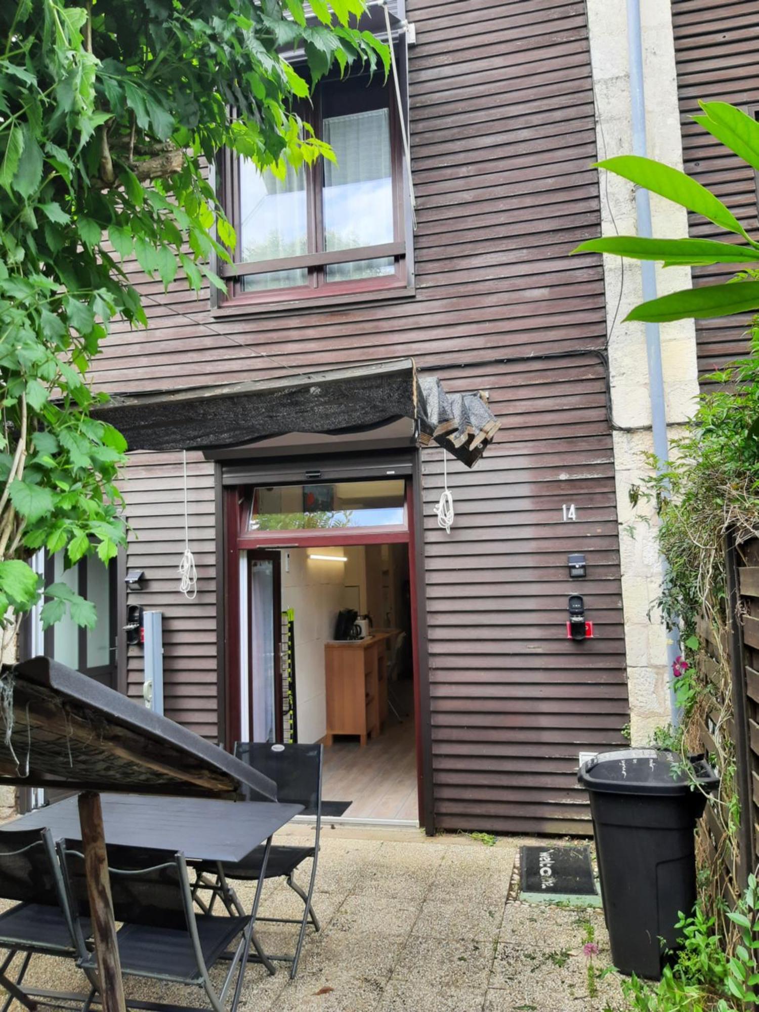 Duplex14H 1Er Etage Jardinet 1 Parking Ou Studio14B Rdc Terrasse Sans Parking La Rochelle  Exterior photo