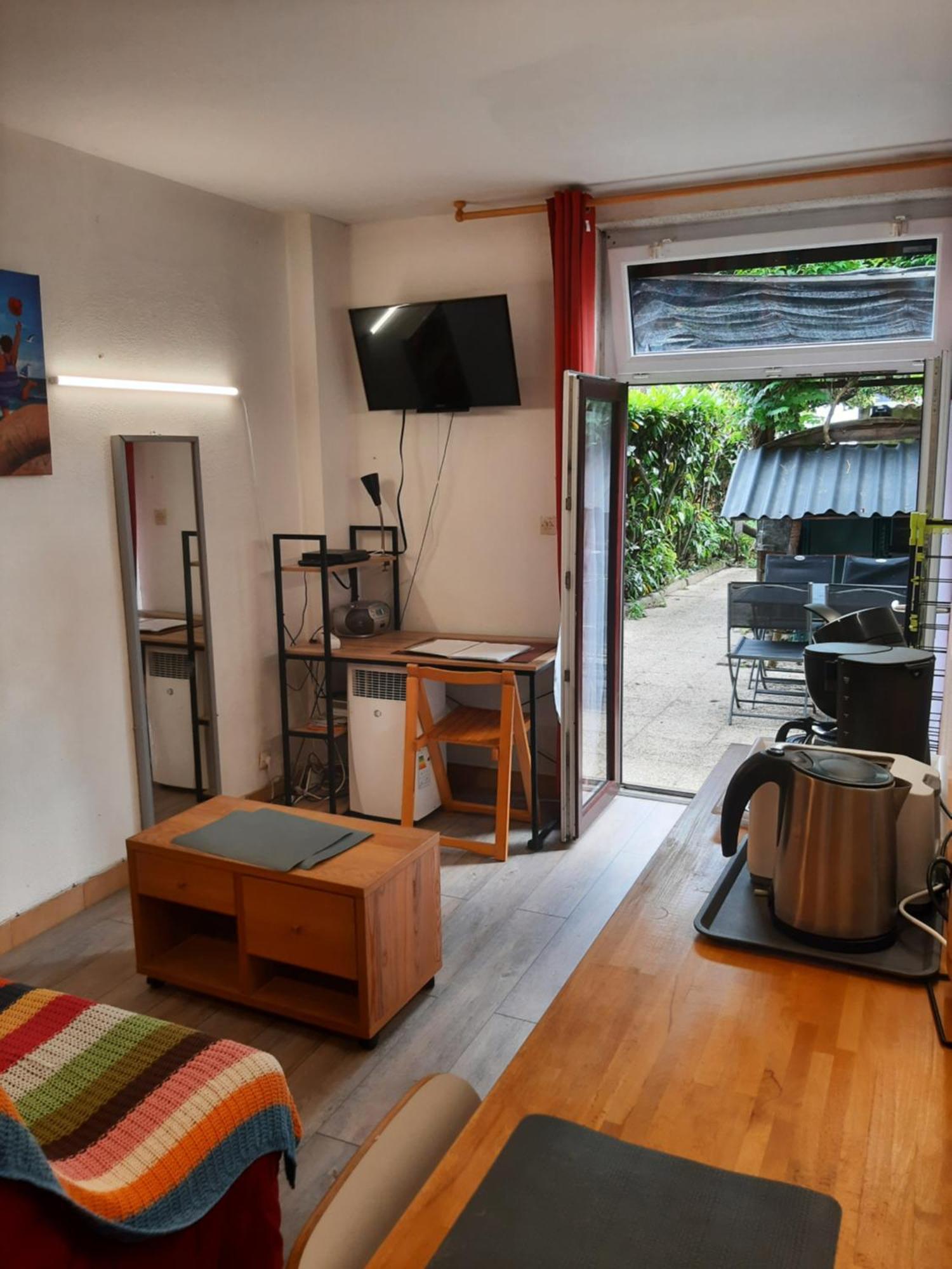 Duplex14H 1Er Etage Jardinet 1 Parking Ou Studio14B Rdc Terrasse Sans Parking La Rochelle  Exterior photo