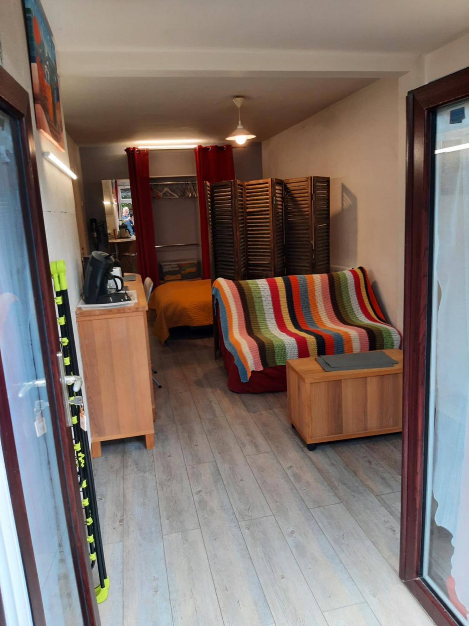 Duplex14H 1Er Etage Jardinet 1 Parking Ou Studio14B Rdc Terrasse Sans Parking La Rochelle  Exterior photo