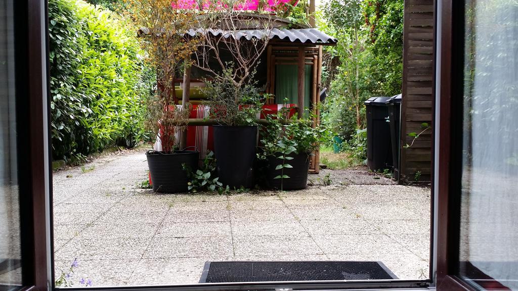 Duplex14H 1Er Etage Jardinet 1 Parking Ou Studio14B Rdc Terrasse Sans Parking La Rochelle  Exterior photo